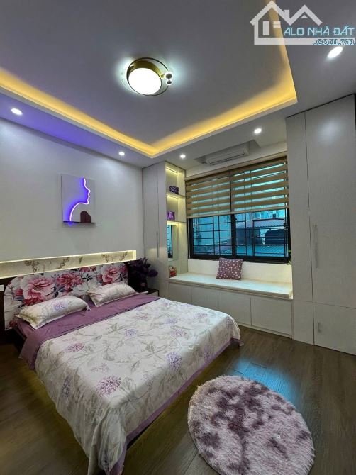 Siêu Phẩm Lõi Quận HBT Ngõ Hồng Mai 40m 9,5ty 4T MT4 Nhà Mới Tinh Ở Cực Sướng