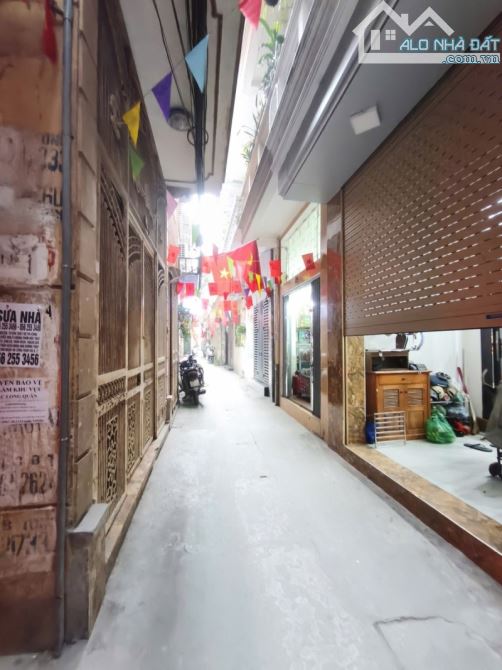 Thuỵ Khuê – Tây Hồ - 64 M2 – 3 Tầng – MT 4.8 M – Giá 14.6 Tỷ.