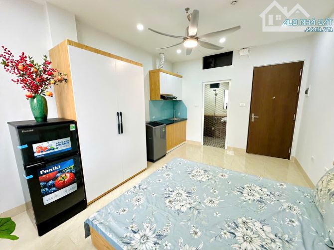 Cho Thuê CCMN Ngõ 43 Trung Kính Cầu Giấy 30m2 Studio Cửa Sổ Giặt Riêng Thang Máy Full Đồ - 1