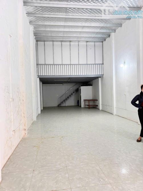 Hàng Hiếm Lĩnh Nam, ô tô vào nhà 82m2 chỉ 12.x tỷ.