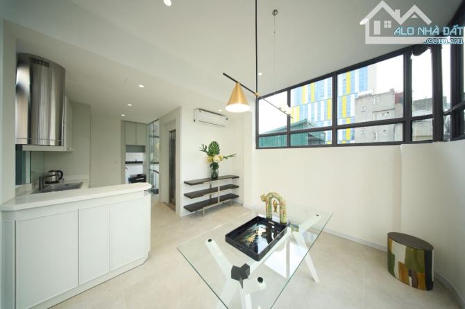 SIÊU PHẨM NHÀ XÂY MỚI- THANG MÁY- 5 TẦNG LÔ GÓC 3 THOÁNG - FULL NỘI THẤT-TRUNG TÂM