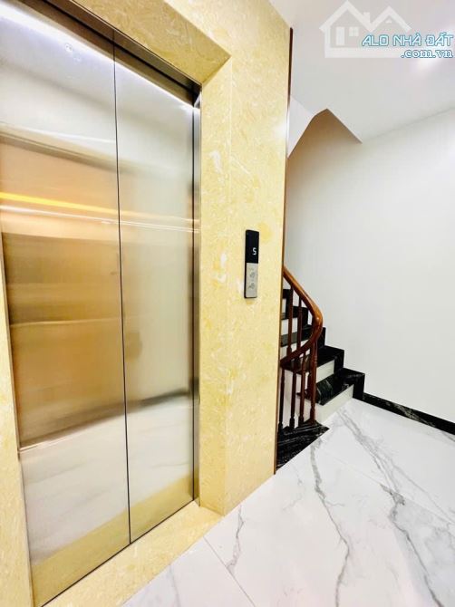 CẦN BÁN NHÀ - TỨ LIÊN - TÂY HỒ - 40 M - 5 TẦNG - MẶT TIỀN 4,8M - 8.9 TỶ - NHÀ MỚI ĐẸP