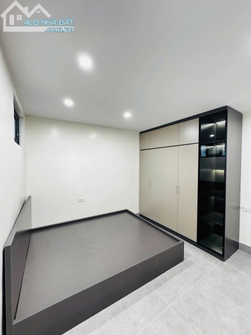 Chính chủ bán căn hộ tập thể tầng 1,Quỳnh Mai, Hai Ba Trưng