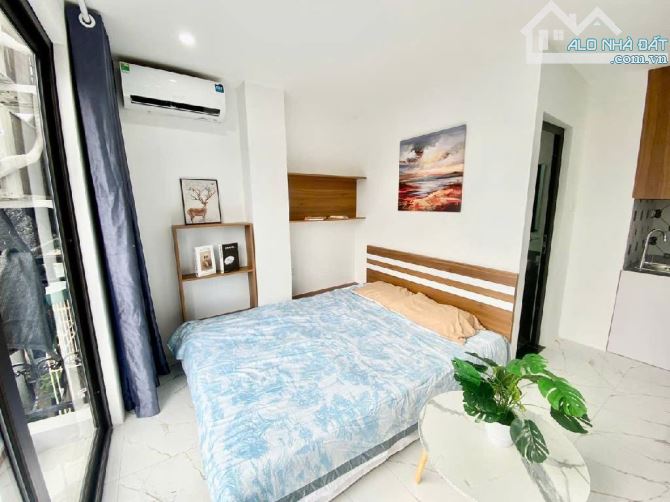 Bán gấp tòa CHDV TT Bách khoa-Kinh tế, 55m, 5 tầng, 10 phòng, ô tô đỗ của, Giá 13.5 Tỷ