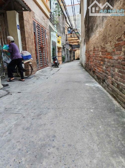 + Bán Gấp mảnh Đất duy nhất Tại Tây Hồ 100m2 MT 6,6m - 20m ra ô tô và phố - Giá 26,6 tỷ