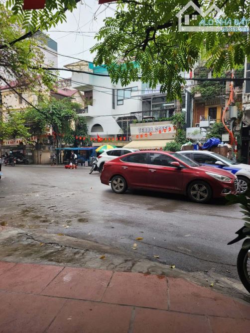 BÁN TẬP THỂ VIP NGÕ 77 THỊNH HÀO 1, ĐỐNG ĐA. 45M² – 1 PHÒNG NGỦ RỘNG. 2,88 TỶ