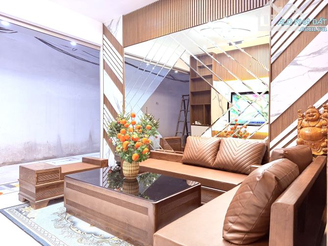 Bán nhà mặt ngõ 20 Hồ Tùng Mậu, diện tích 40m 5tầng 4mt, đầy đủ nội thất, giá nhỉnh 10tỷ