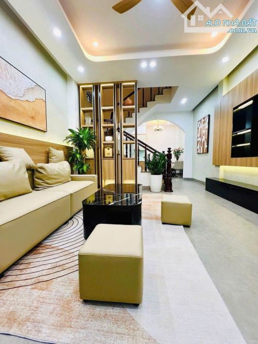 NGUYỄN KHANG - CẦU GIẤY - 12,X TỶ - NGÕ NÔNG RỘNG - LÔ GÓC - 20M RA MẶT PHỐ - 8P NGỦ