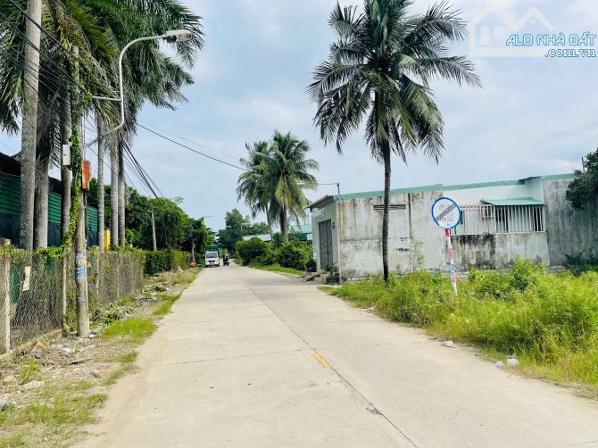 Bán lô đất đường Xuân Sơn , Vĩnh Trung gần đường D30 , Nha Trang. Giá 2.8 Tỷ - 2