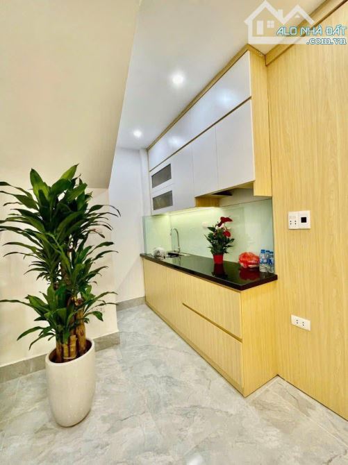 Nhà Đẹp Gần Đường Ô TÔ, Tôn Thất Tùng, Đống Đa 23/29m, 4 tầng, giá 7.68 tỷ.