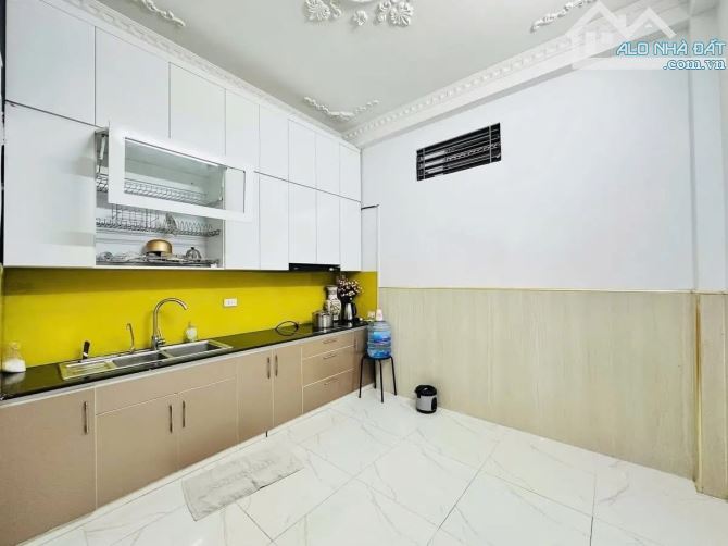 NHÀ XUÂN THUỶ - CẦU GIẤY - LÔ GÓC 3 THOÁNG - NGÕ THÔNG KINH DOANH