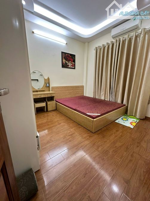 HIẾM NHÀ ĐẸP TRƯƠNG ĐỊNH, NGÕ NÔNG, THÔNG, 50M 5T NHỈNH 11 TỶ