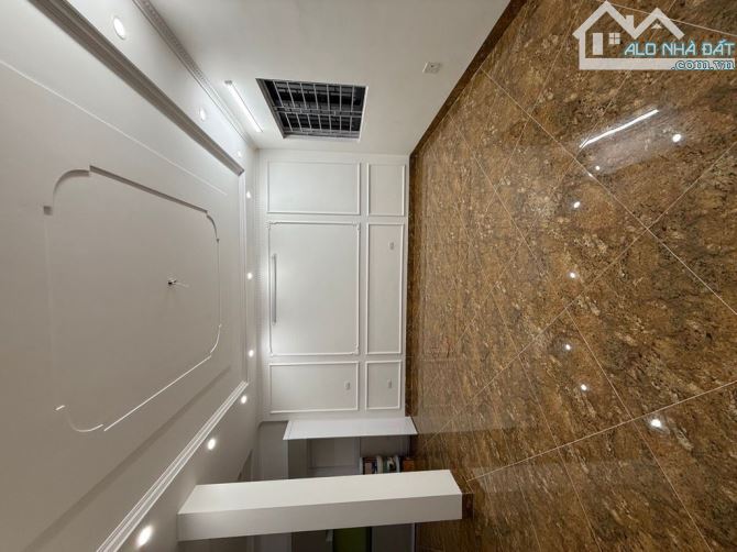 Bán gấp nhà phố Võ Thị Sáu-40m2-5 tầng-3 ngủ-5m rộng-8m dài