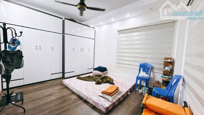 PHỐ HỒNG MAI- LÔ GÓC - BA GÁC ĐỖ CỬA - MỚI - Ở NGAY- GIÁ: 6,9 TỶ