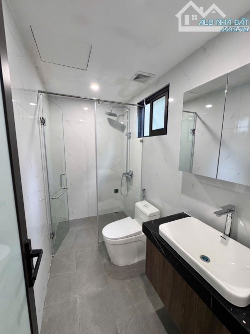 XUÂN LA - Ô TÔ VÀO NHÀ - NGÕ THÔNG KINH DOANH - THANG MÁY - THOÁNG TRƯỚC SAU