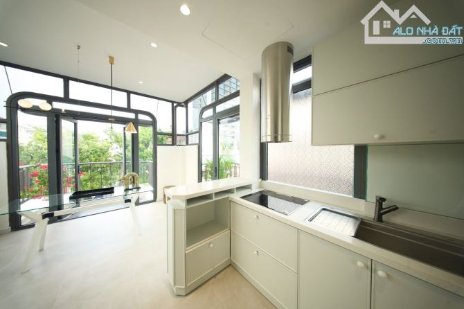 BÁN NHÀ GIẢNG VÕ – SIÊU PHẨM 5 TẦNG THANG MÁY- LÔ GÓC – OTO – CHỈ 15 TỶ