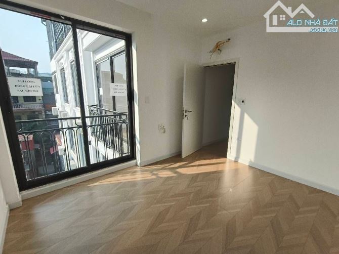 BÁN NHÀ ĐÔNG THIÊN VĨNH HƯNG 38m2 - GẦN PHỐ -NGÕ RỘNG -5 TẦNG -7 PHÒNG NGỦ - NỘI THẤT XỊN