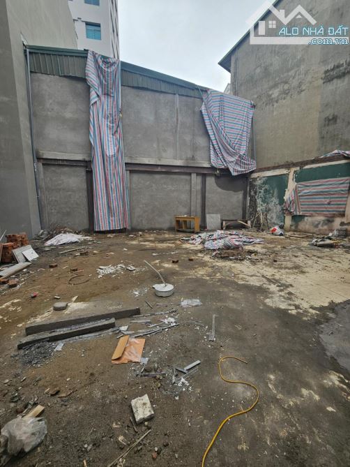 ĐÊ TÔ HOÀNG – 66/70M² – GIÁ 8.5 TỶ – CÁCH PHỐ 10M – MẶT TIỀN KHỦNG – VỊ TRÍ TRUNG TÂM –