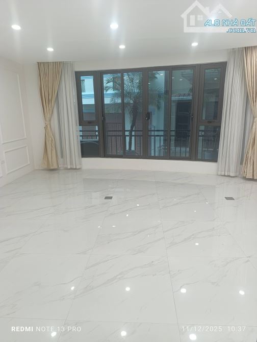 Bán nhà ngõ 38 Phương Mai, DT 65m, 8 tầng, MT 6.5m, giá 24.5 tỷ, ngõ oto.