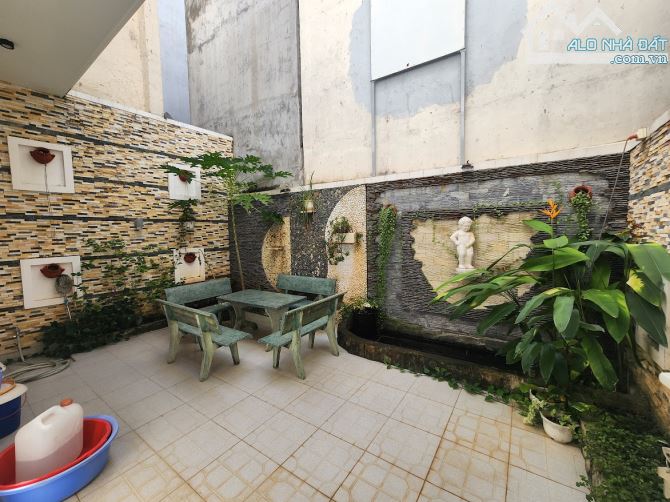BÁN NHÀ 2 LẦU HIỆN ĐẠI - CÓ SÂN OTO 7 CHỖ - P2, VŨNG TÀU. GIÁ 12.5 TỶ/150M2 - 2