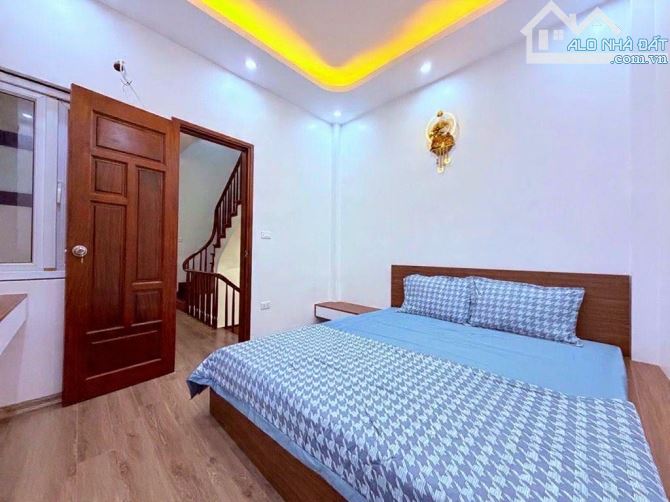 hồ tùng mậu 40m x5 tầng 10,8 tỷ.gần phố,gần ô tô,full nội thất đẹp