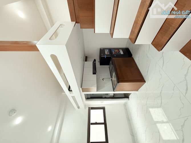 Bán toà CCMN Nguyễn Trãi 70m x 7T thang máy MT 9m, 50m ra phố, 18PN KK dòng tiền 800tr/năm