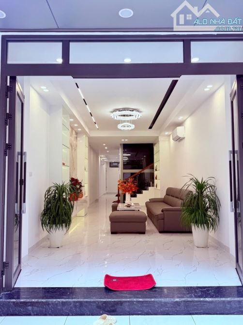 SIÊU PHẨM - HOÀNG CẦU - ĐỐNG ĐA 70.5/80 M - 7 TẦNG - MẶT TIỀN 3.5M - 25.95 TỶ - NGÕ THÔNG