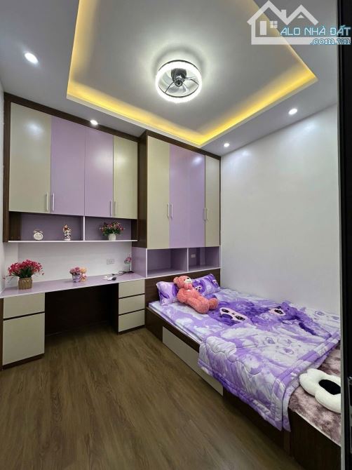 Siêu Phẩm Lõi Quận HBT Ngõ Hồng Mai 40m 9,5ty 4T MT4 Nhà Mới Tinh Ở Cực Sướng