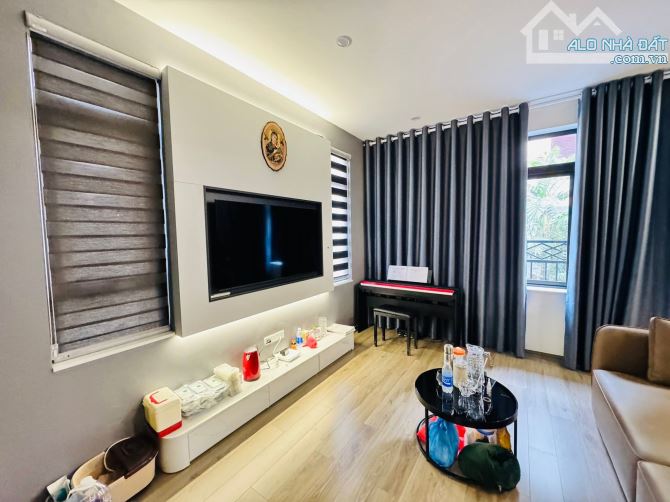 TRUNG TÂM HAI BÀ TRƯNG CÓ 102_LÔ GÓC 2 MẶT THOÁNG_Ô TÔ TRÁNH_DT 55m_6T_MT6.8m_Giá 26.5 Tỷ