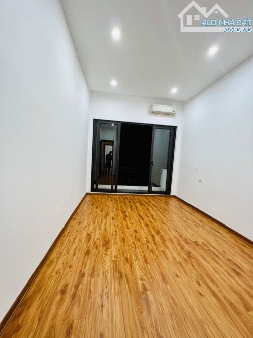 BÁN NHÀ HOÀNG LIỆT PHÂN LÔ VỈA HÈ Ô TÔ ĐỖ CỬA 45M 4TẦNG Ở NGAY