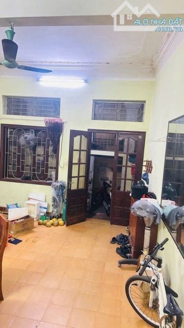 Thuỵ Khuê – Tây Hồ - 64 M2 – 3 Tầng – MT 4.8 M – Giá 14.6 Tỷ.