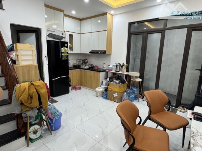 HIẾM – TRUNG TÂM BẠCH MAI – 30M² x 5T – GIÁ 8 TỶ – CÓ SÂN RỘNG ĐỂ XE