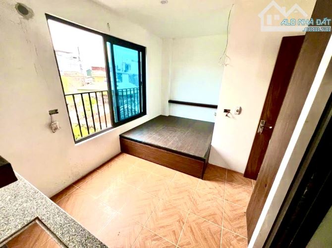 CCMN - 7 TÀNG - 15 PHÒNG KHÉP KÍN - MỚI KOONG - THANG MÁY NHẬP KHẨU - Ô TÔ ĐỖ CỬA