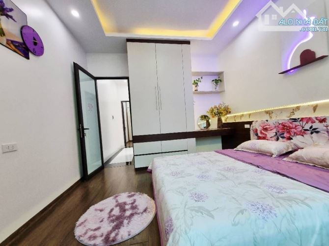 BÁN NHÀ PHỐ HỒNG MAI 40M2 NHÀ ĐẸP, GẦN PHỐ, FULL ĐỒ Ở LUÔN-GIÁ 9.78 TỶ  + Trung tâm phố