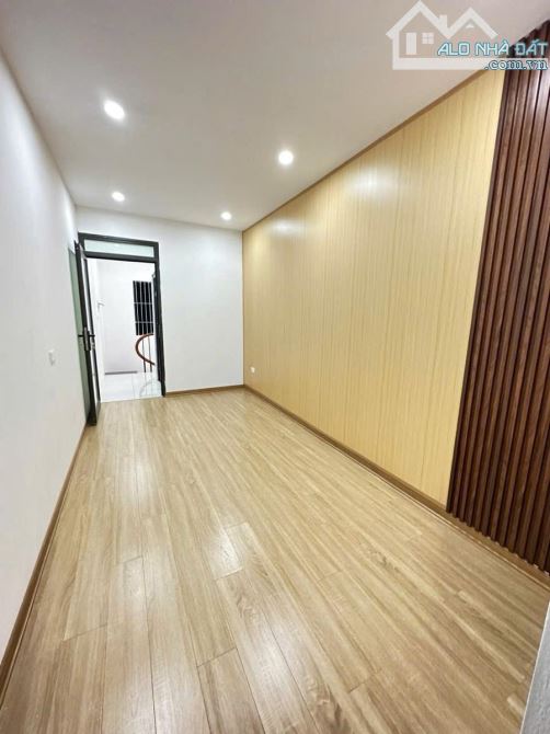 Ngõ Nông Thông Thoáng Kd Lô góc 24m 4 tầng Bạch Mai - Hai Bà Trưng chỉ 5.3 tỷ