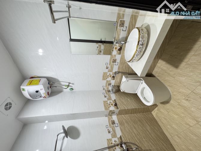 BÁN NHÀ ĐÔNG THIÊN Ô TÔ ĐỖ CỬA - NHÀ MỚI - 3 BƯỚC RA PHỐ - TIỆN ÍCH BẠT NGÀN