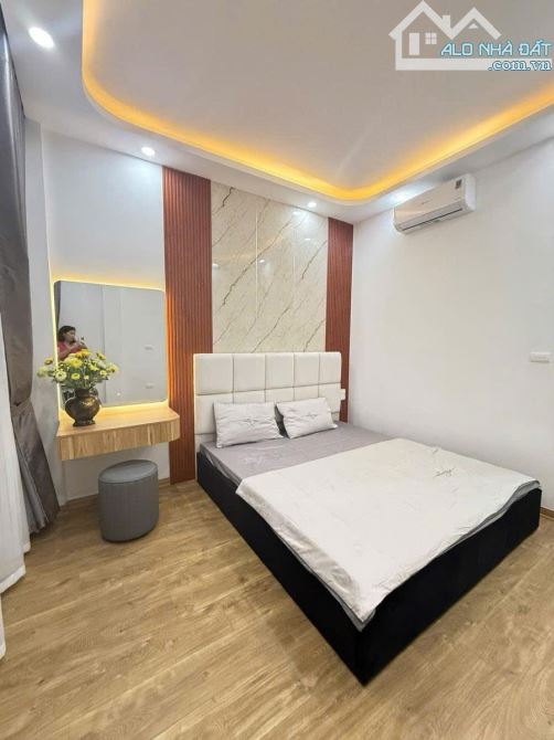 LÔ GÓC HIẾM – 46M2 – 5 TẦNG, CHİ 13 TỶ, 30M RA PHỐ LÊ THANH NGHỊ,CHỦ TẶNG FULL NỘI THẤT