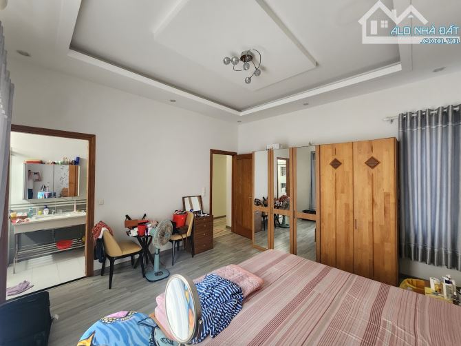 BÁN NHÀ 2 LẦU HIỆN ĐẠI - CÓ SÂN OTO 7 CHỖ - P2, VŨNG TÀU. GIÁ 12.5 TỶ/150M2 - 3