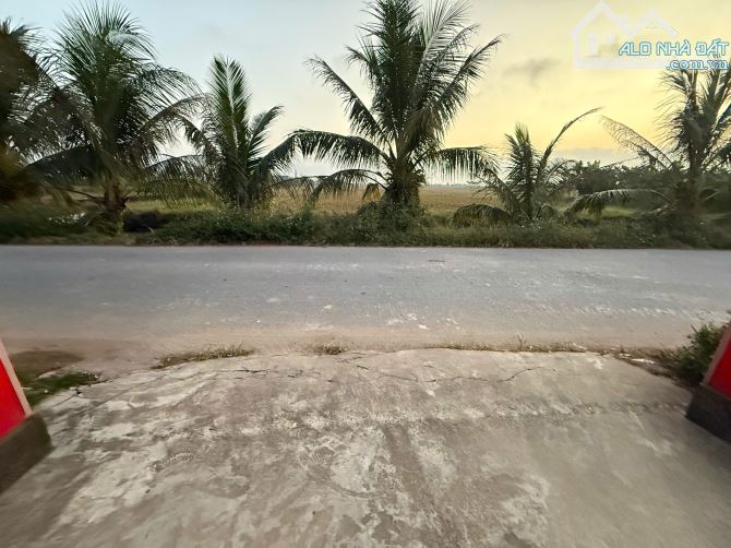 Bán nhà mặt đường,dt 160m²,mặt đường to,ô tô đỗ cửa tại Cao Minh, Vĩnh Bảo, Hải Phòng