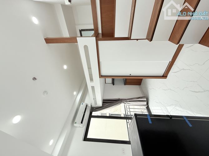 Bán toà CCMN Nguyễn Trãi 70m x 7T thang máy MT 9m, 50m ra phố, 18PN KK dòng tiền 800tr/năm