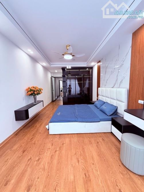 SIÊU PHẨM - HOÀNG CẦU - ĐỐNG ĐA 70.5/80 M - 7 TẦNG - MẶT TIỀN 3.5M - 25.95 TỶ - NGÕ THÔNG