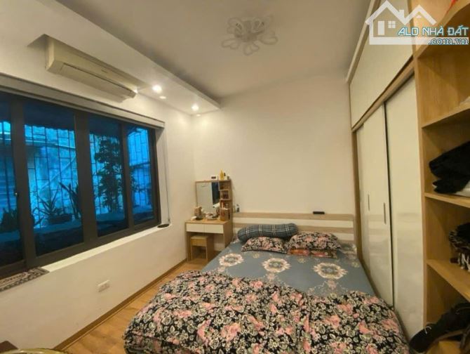 Tập thể 126 Kim Ngưu 98m 3 ngủ, 2 vệ sinh, ô tô , tặng nội thất