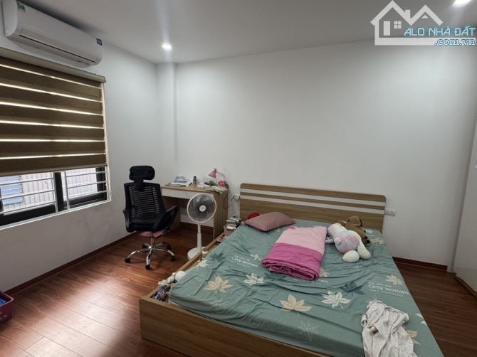 HIẾM – TRUNG TÂM BẠCH MAI – 30M² x 5T – GIÁ 8 TỶ – CÓ SÂN RỘNG ĐỂ XE