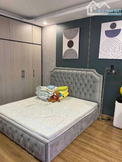 Phố Thái Thịnh 42m x 5t – Nhà đẹp lô góc thoáng sáng