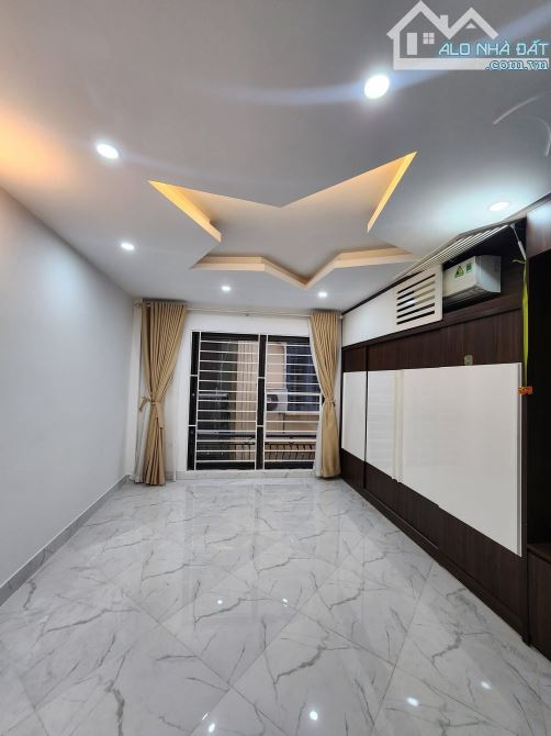 Ngõ to như phố Bạch Mai nhà đẹp2 thoáng dân xây mới tinh 32m2x4T giá 6.25 tỷ sổ CC có TL