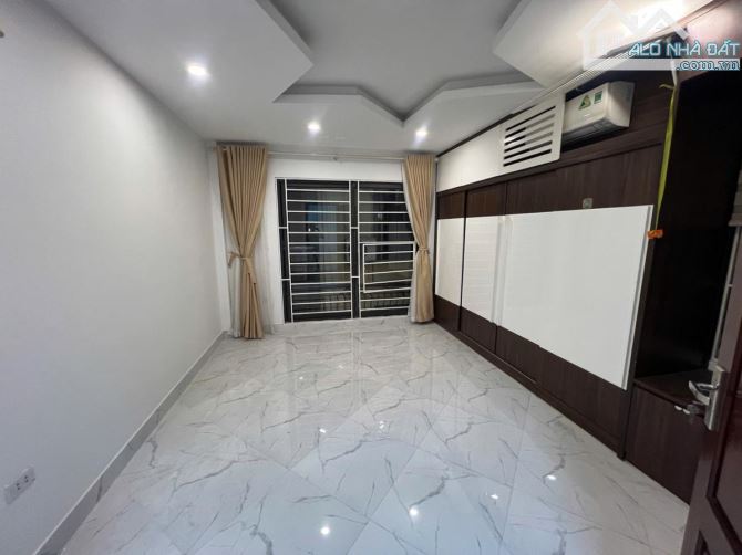 LÔ GÓC PHỐ 8/3 40m 7,7 TỶ 5 TẦNG MT 5m NHÀ ĐẸP Ở NGAY NGÕ TO GẦN PHỐ KD NHỎ CÓ TL