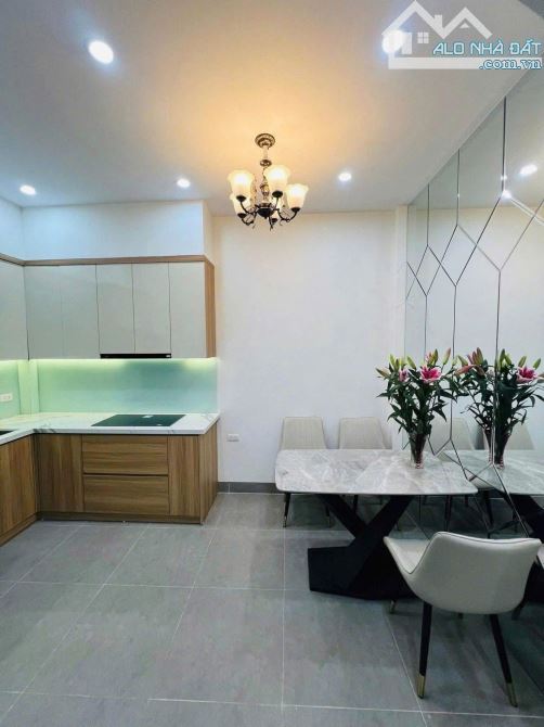 NGUYỄN KHANG - CẦU GIẤY - 12,X TỶ - NGÕ NÔNG RỘNG - LÔ GÓC - 20M RA MẶT PHỐ - 8P NGỦ