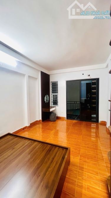 SIÊU HIẾM 31m2 - RẺ NHẤT HOÀNG MAI - NGẬP TRÀN TIỆN ÍCH - ÔTÔ TRÁNH HƠN 20M - VỊ TRÍ ĐẸP