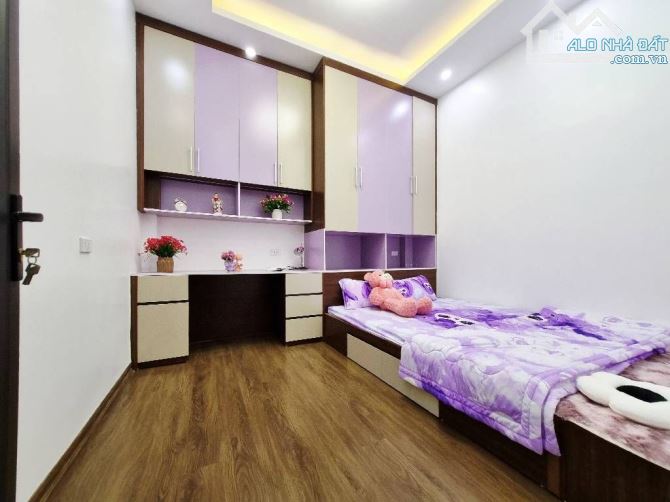 BÁN NHÀ PHỐ HỒNG MAI 40M2 NHÀ ĐẸP, GẦN PHỐ, FULL ĐỒ Ở LUÔN-GIÁ 9.78 TỶ  + Trung tâm phố