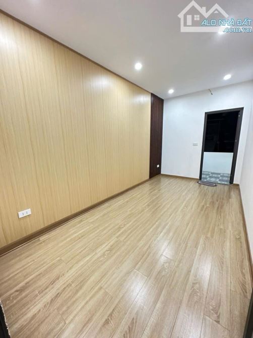 Ngõ Nông Thông Thoáng Kd Lô góc 24m 4 tầng Bạch Mai - Hai Bà Trưng chỉ 5.3 tỷ